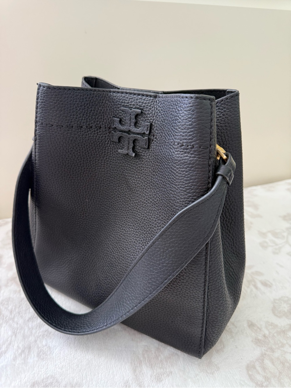 Tory Burch McGraw Black Pebbled Leather Bucket Bag Hobo Shoulder Bag